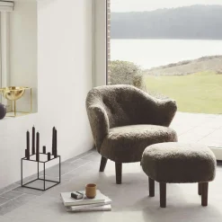 Audo Copenhagen Ingeborg Med Fodskammel Fåreskind Sahara/Røget Eg