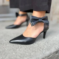 Copenhagen Shoes Moving Around Black