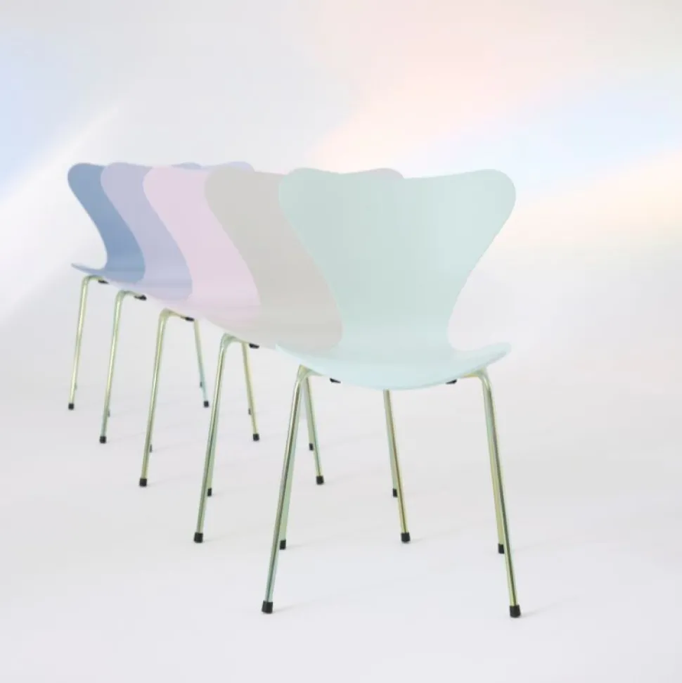 Fritz Hansen 3107 Serie 7 7:14 AM Beige Anniversary Edition