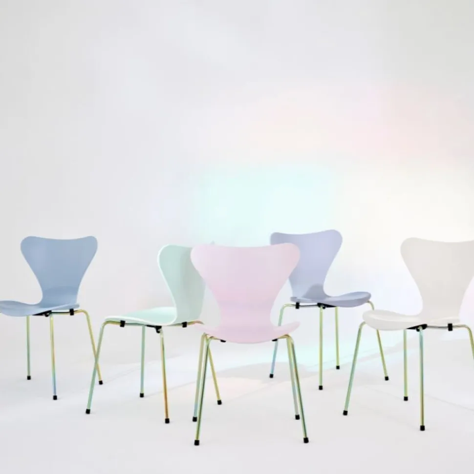 Fritz Hansen 3107 Serie 7 7:14 AM Pink Anniversary Edition