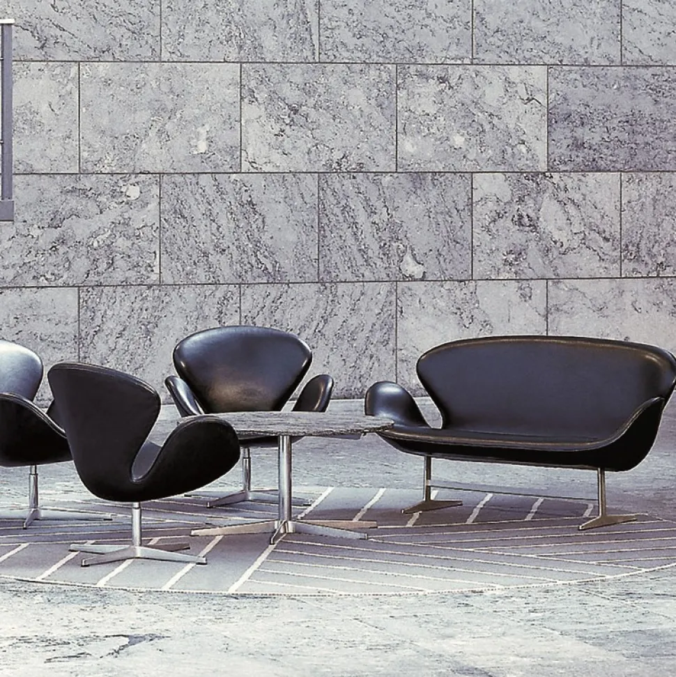 Fritz Hansen 3321 Svanesofa