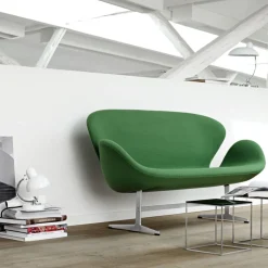 Fritz Hansen 3321 Svanesofa 2-Pers Stof