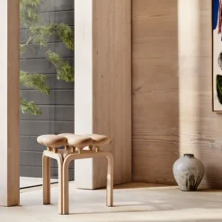 Fritz Hansen JU01 Utzon Skammel