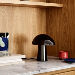 Fritz Hansen Night Owl Bordlampe Sort