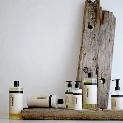 Humdakin Hand Soap Chamomile & Sea Buckthorn 01