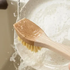 Humdakin Oak Dish Brush Tampico