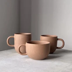 Julie Damhus Studio Oda Rund Kop Med Hank Beige