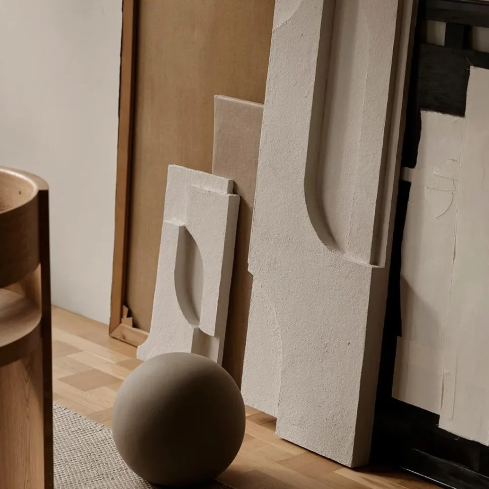 Kristina Dam Studio Serif Relief Large