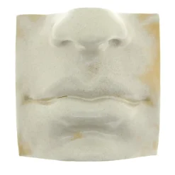 Laoru Laoru Mouth I Relief Antique White