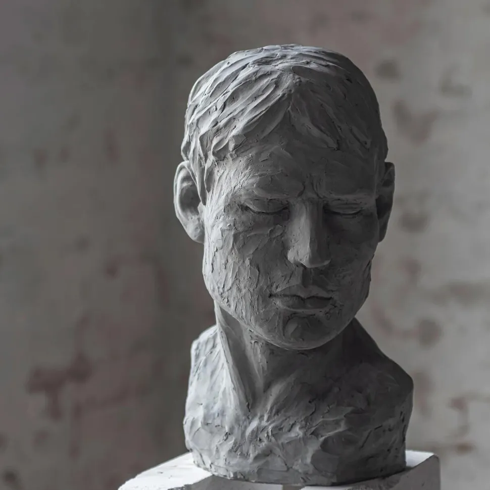 Mette Ditmer His Reflective Mind Buste Concrete