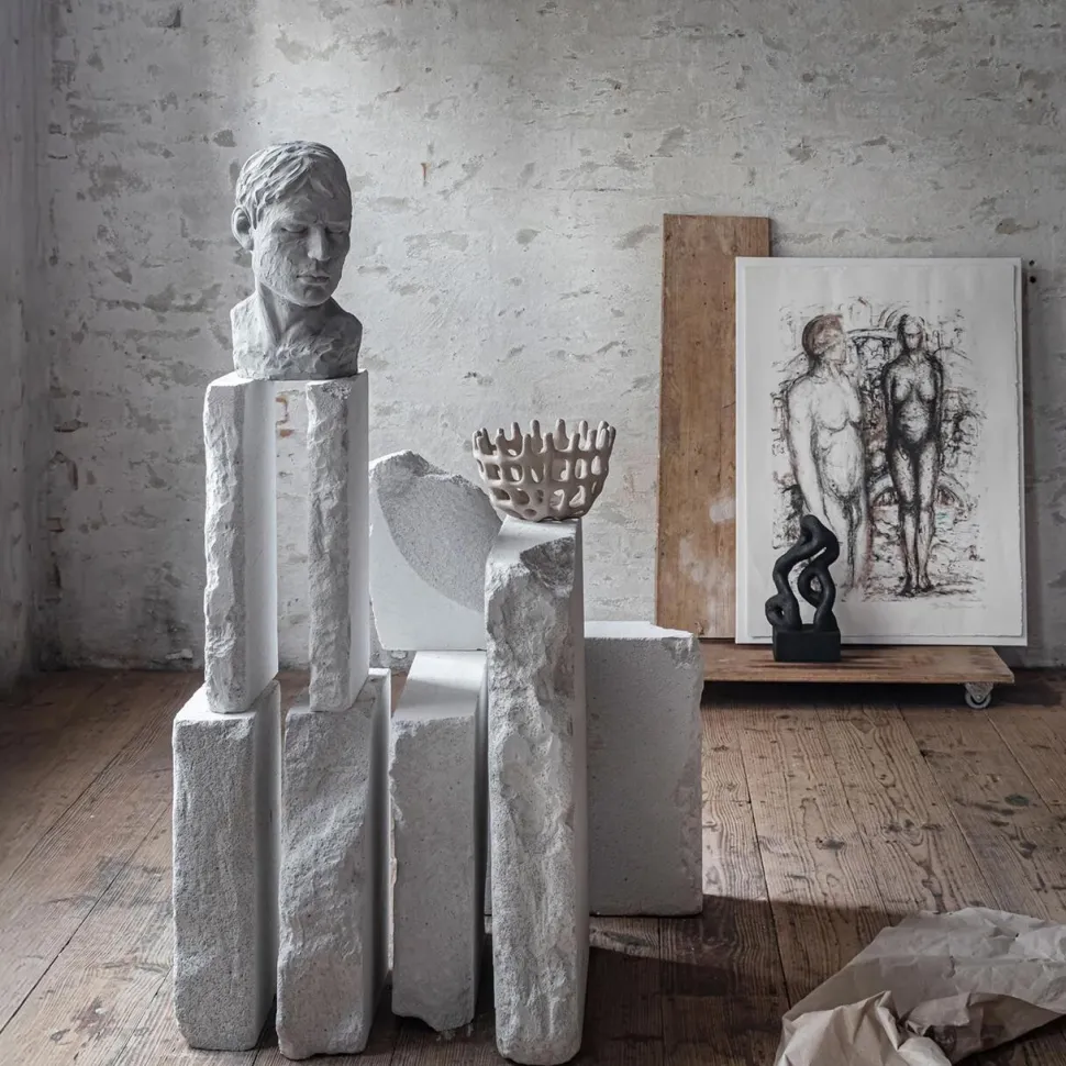 Mette Ditmer His Reflective Mind Buste Concrete