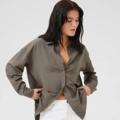 My Essential Wardrobe Gilda Boxy Shirt Walnut