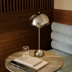 &Tradition Flowerpot Table Lamp VP3 Polished Brass