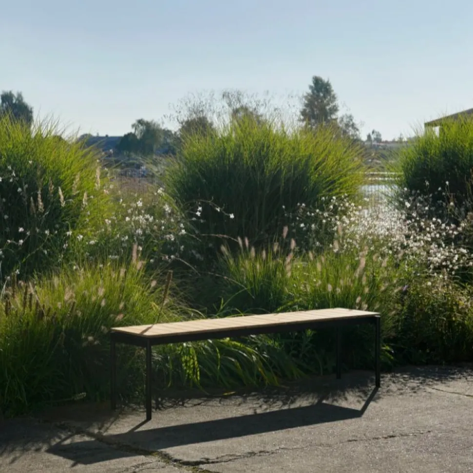 &Tradition Ville AV28 Bænk Warm Black