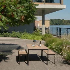 &Tradition Ville AV25 Spisebord Warm Black